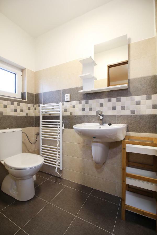 Apartmány včelka Hranice u Novych Hradu Esterno foto